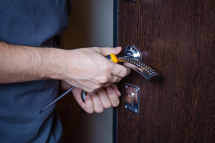 When a Broken Key Needs Professional Extraction From a Door Lock